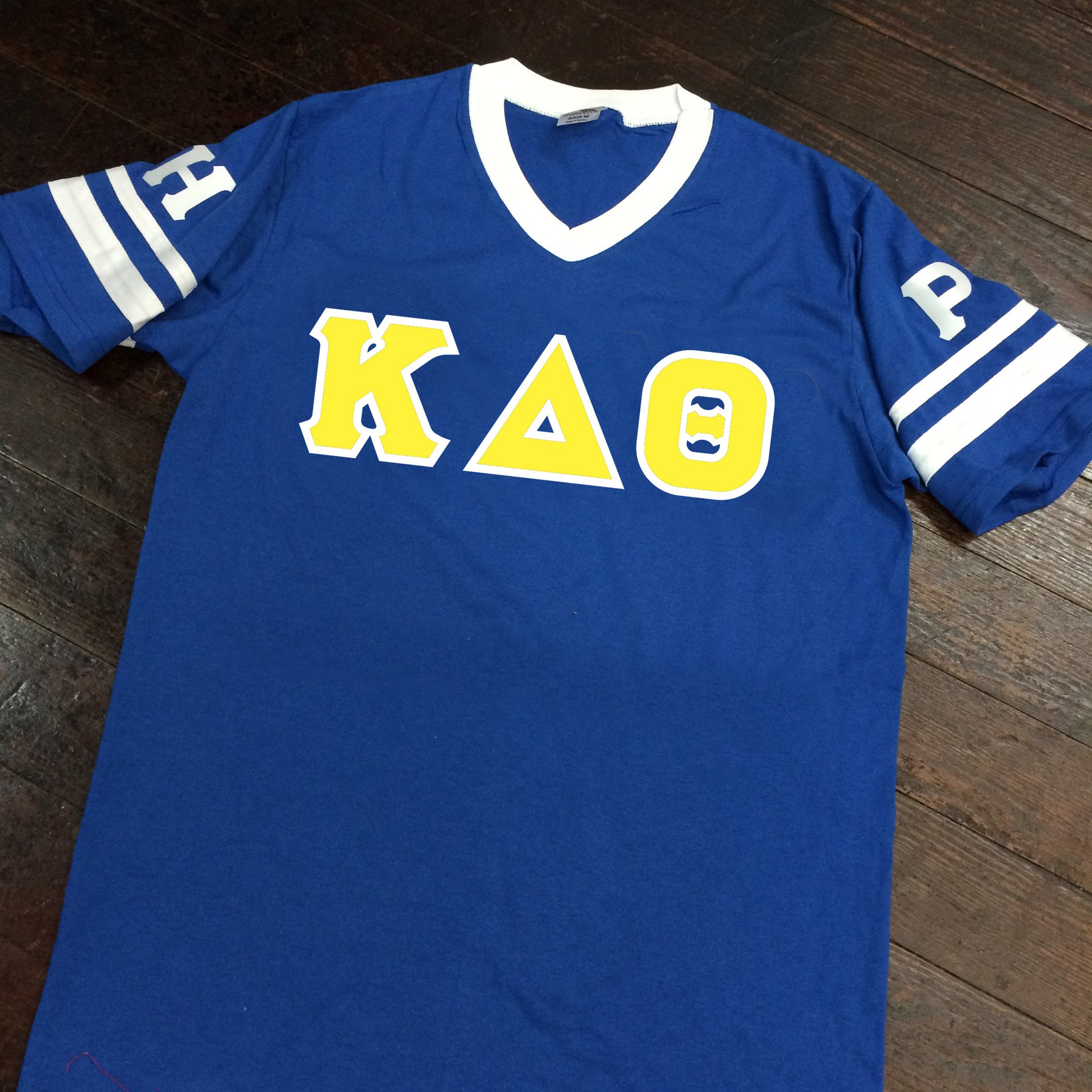 Vinyl-Letter Sleeve Stripe V-Neck - Campus Connection - Campus Connection - 1